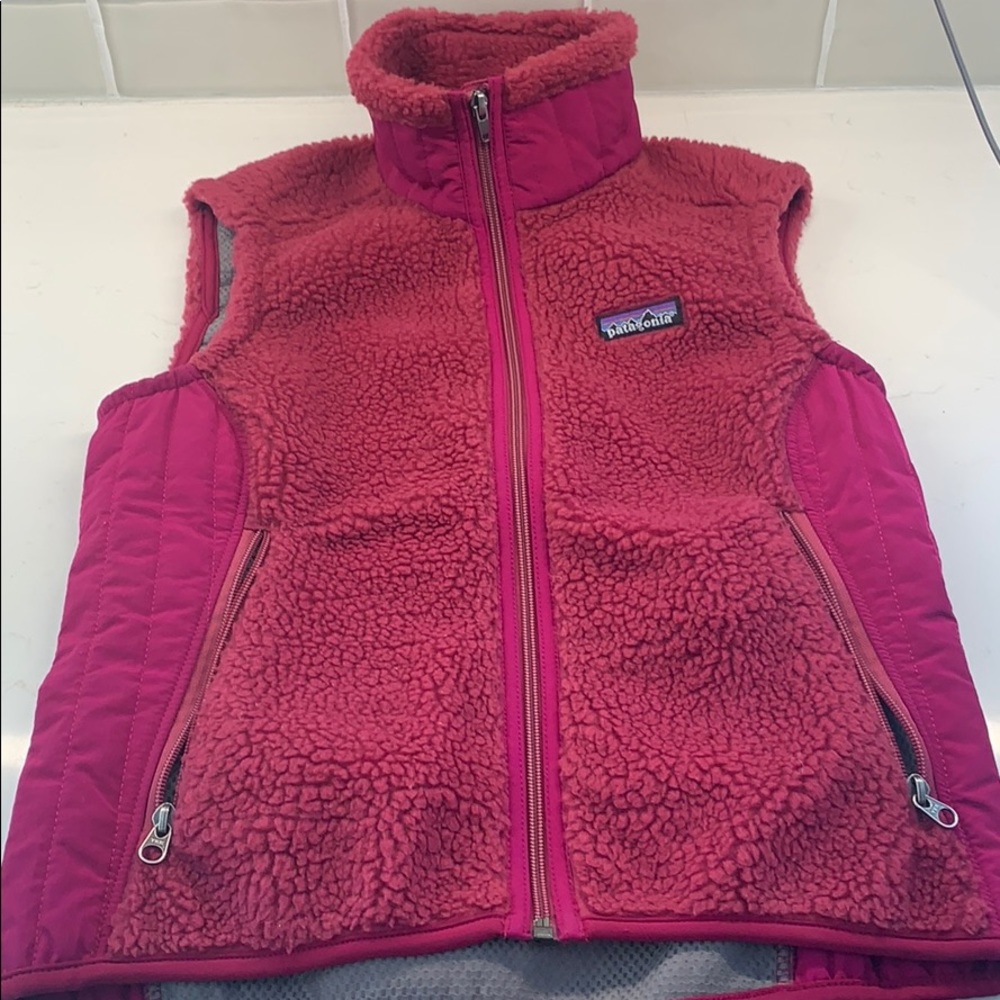 Women’s Pink Patagonia Vest - Picture 3 of 4